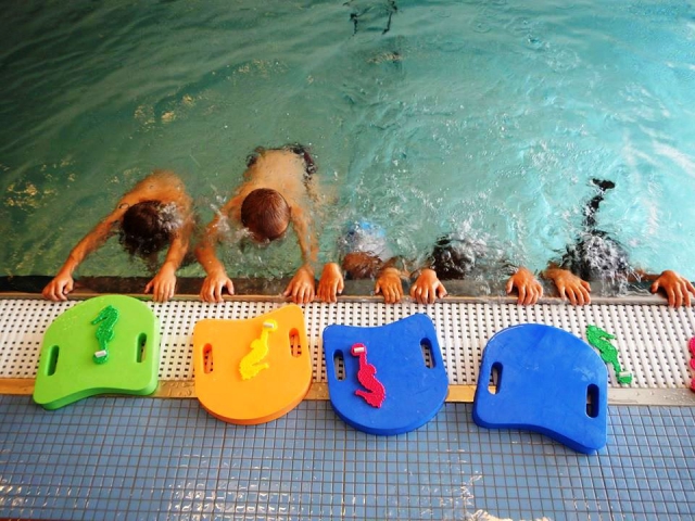 Naplánujte svým dětem jarní plavecký kemp